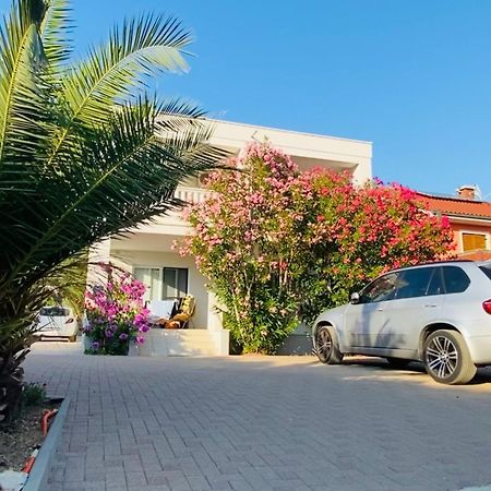 Mr. Hall Apartments Barbat na Rabu Εξωτερικό φωτογραφία