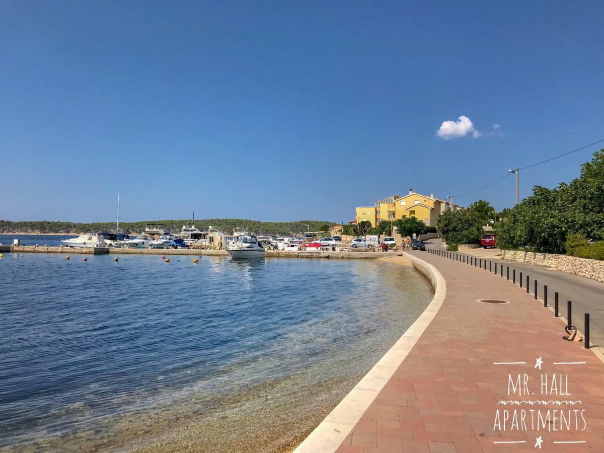 Mr. Hall Apartments Barbat na Rabu Εξωτερικό φωτογραφία