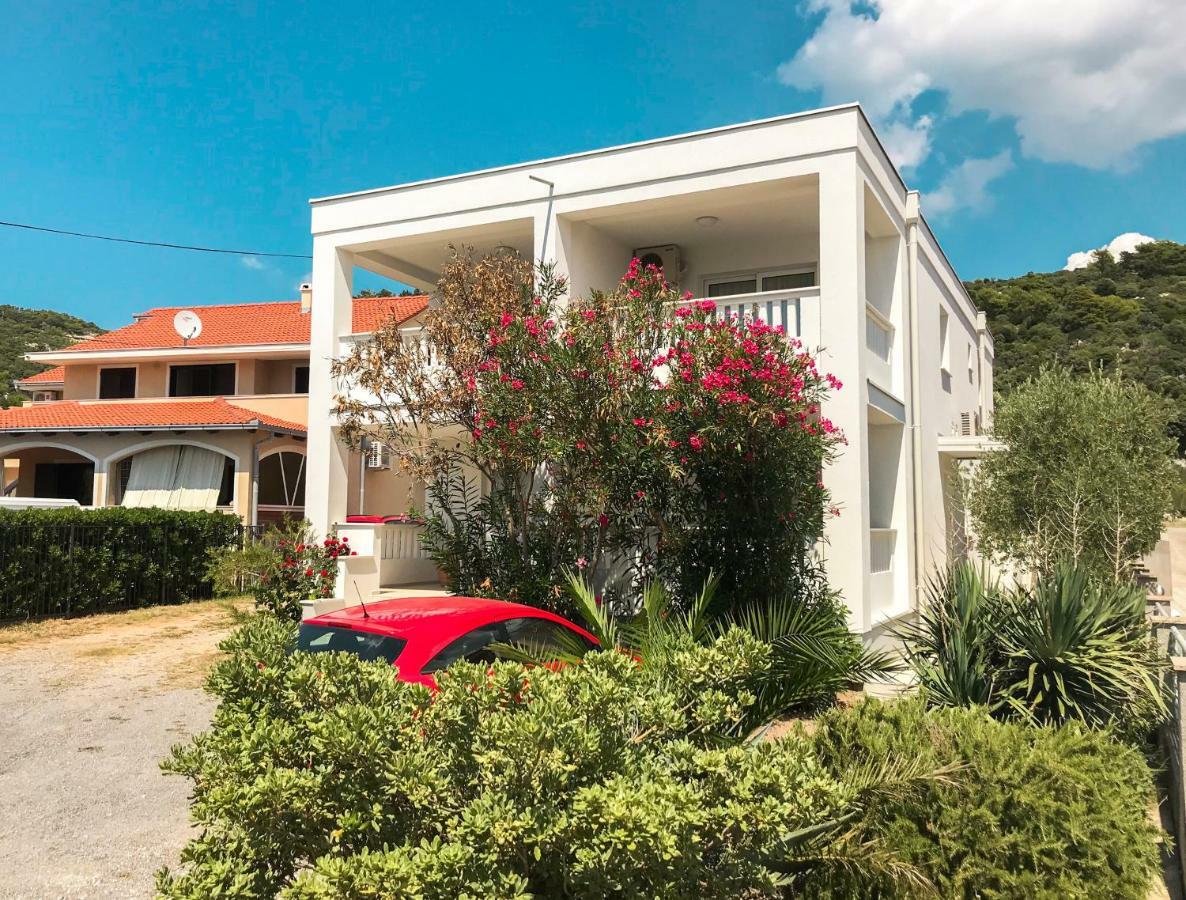 Mr. Hall Apartments Barbat na Rabu Εξωτερικό φωτογραφία