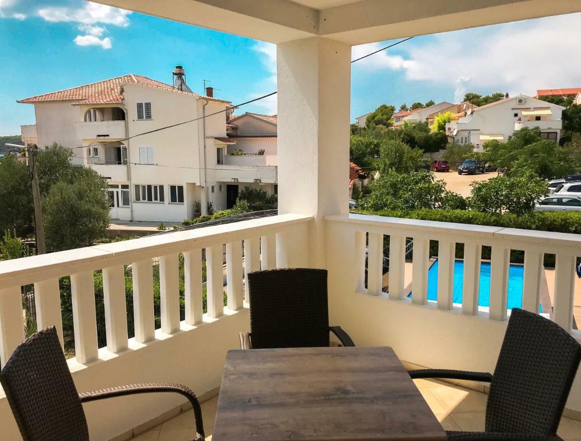Mr. Hall Apartments Barbat na Rabu Εξωτερικό φωτογραφία