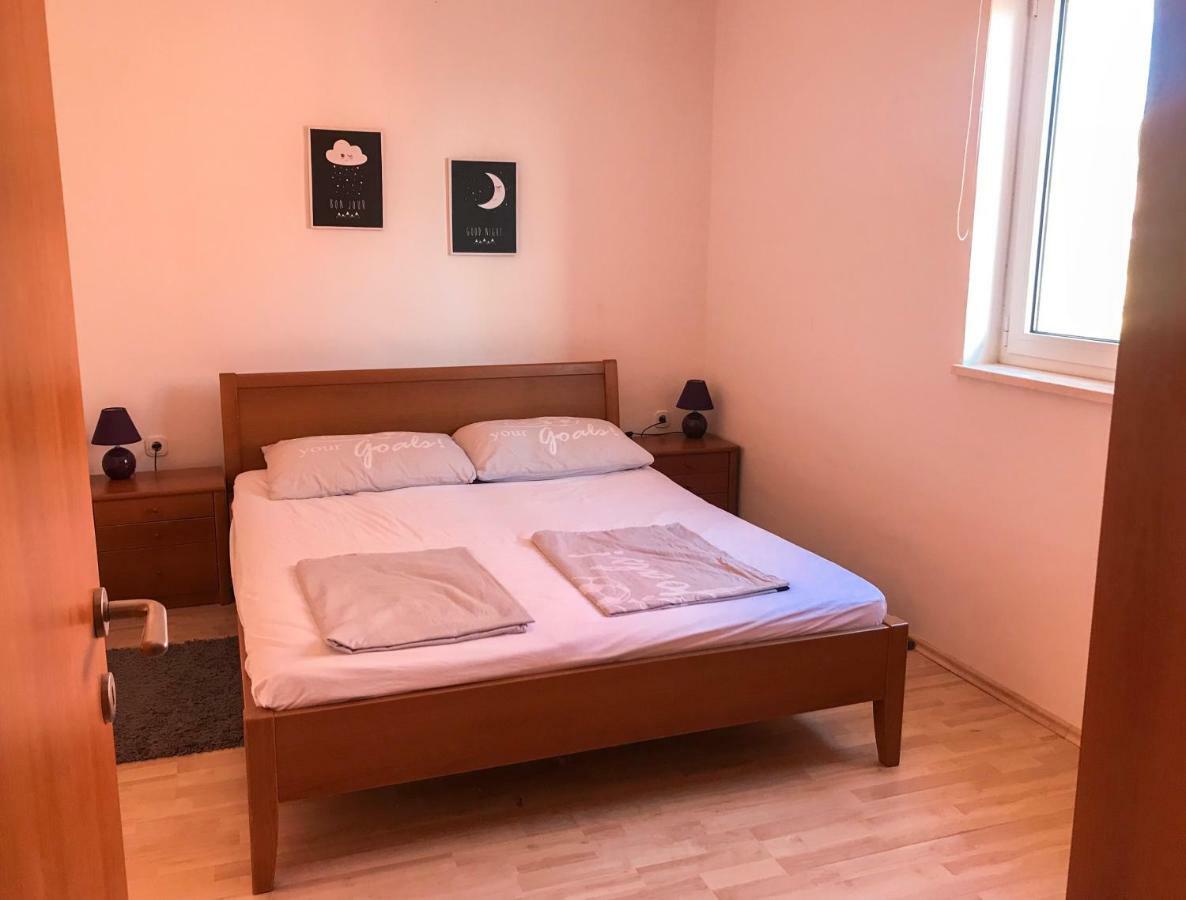 Mr. Hall Apartments Barbat na Rabu Εξωτερικό φωτογραφία