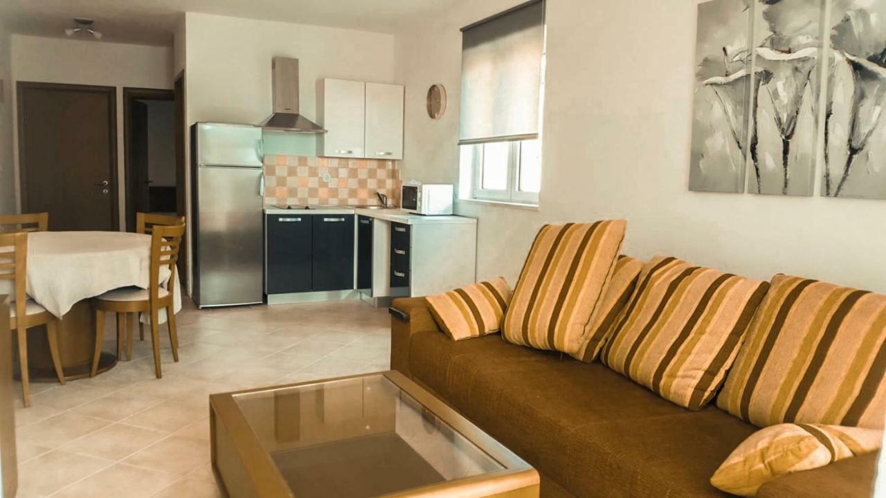 Mr. Hall Apartments Barbat na Rabu Εξωτερικό φωτογραφία